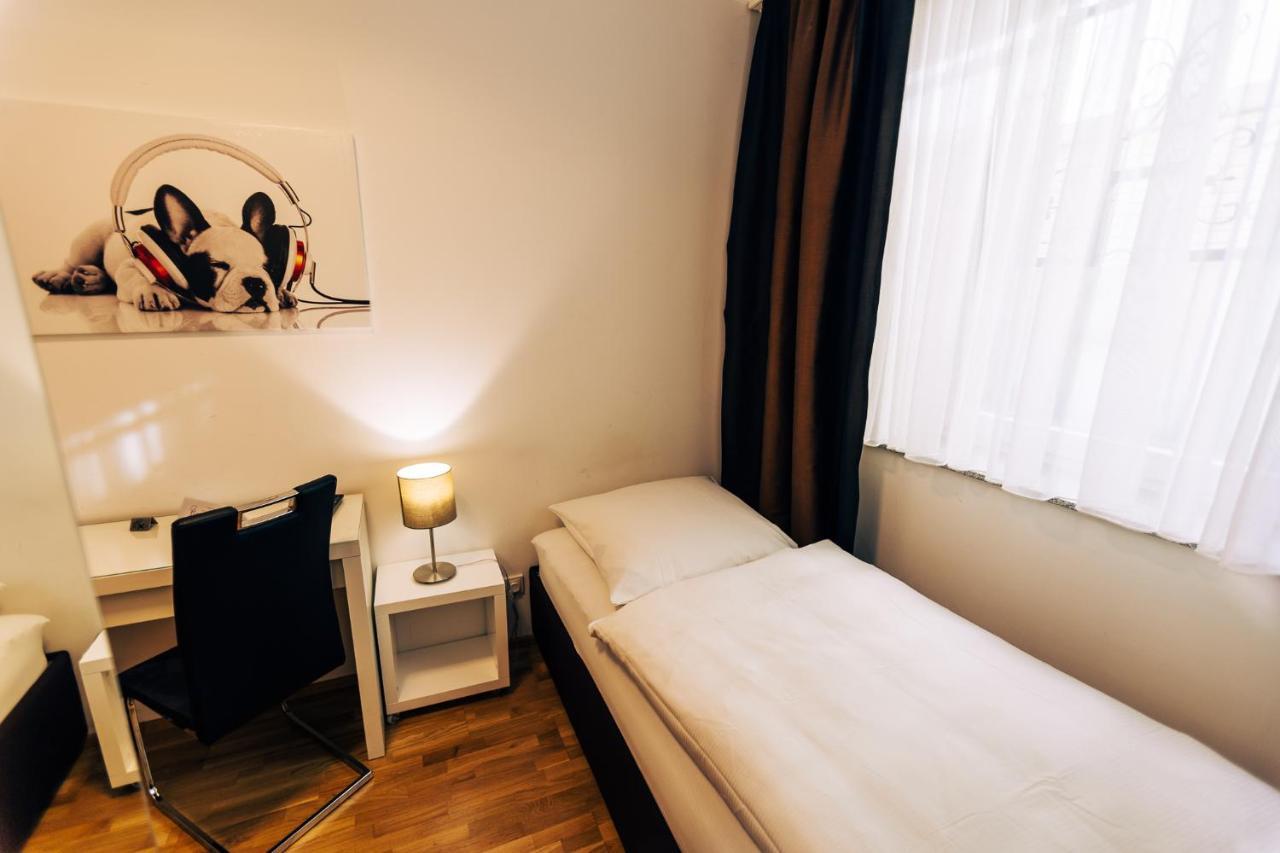 Hotel Restaurant Zagreb Köln Kültér fotó