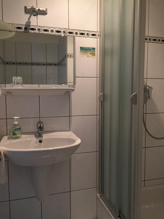 Hotel Restaurant Zagreb Köln Kültér fotó