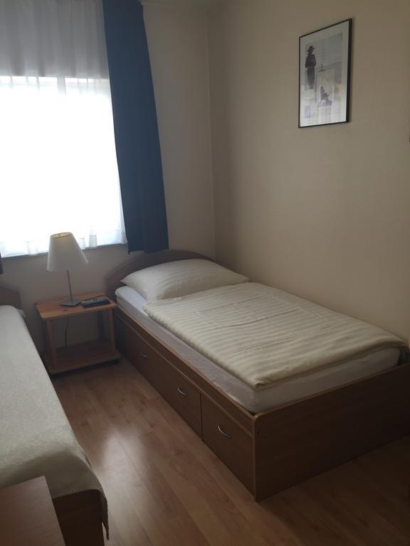 Hotel Restaurant Zagreb Köln Kültér fotó
